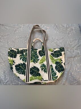 Draper James Tropical Leaf Canvas Tote Bag in Green